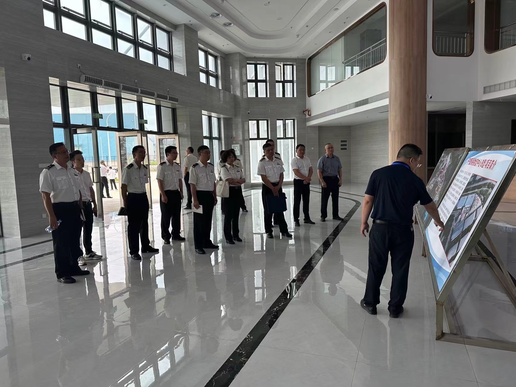 福州海關(guān)相關(guān)領(lǐng)導(dǎo)深入寧德保稅物流中心（B保）項(xiàng)目調(diào)研，蔡慧銘拍攝1.jpg